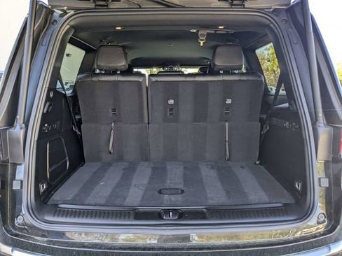 Used 2024 Jeep Wagoneer Series II w/ Flexible Seating Group image 12