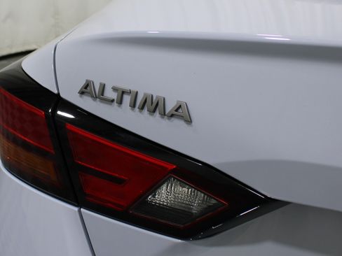 Used 2023 Nissan Altima 2.5 SR w/ SR Premium Package FWD image 27