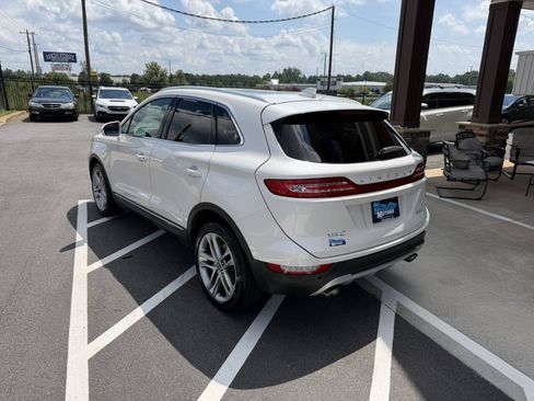 Used 2017 Lincoln MKC Reserve AWD/4WD image 4