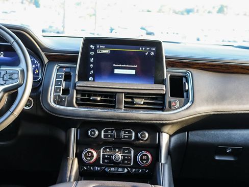Used 2024 Chevrolet Tahoe Premier AWD/4WD image 14