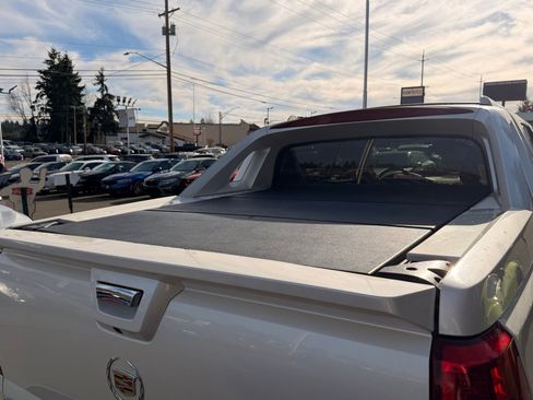 Used 2008 Cadillac Escalade EXT image 8