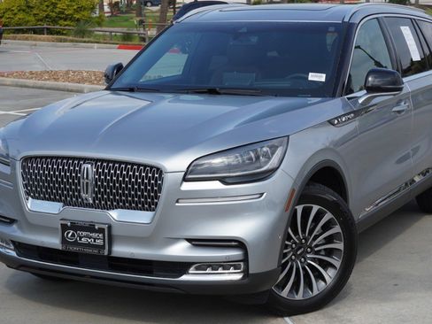 Used 2021 Lincoln Aviator Reserve w/ Equipment Group 201A image 2