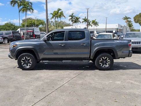 Used 2023 Toyota Tacoma TRD Off-Road w/ TRD Premium Off Road Package image 9