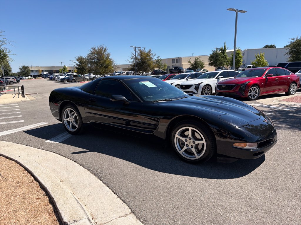 Used 2000 Chevrolet Corvette Coupe w/ Roof Pkg RWD image 11