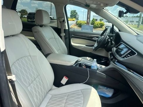 Used 2023 Buick Enclave Avenir FWD image 25