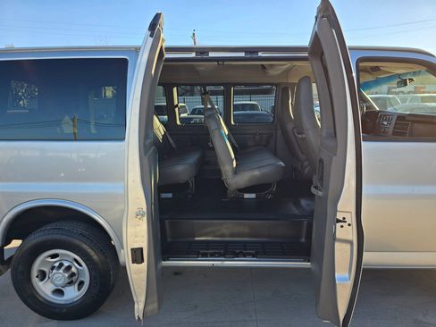 Used 2016 Chevrolet Express 2500 LS image 26