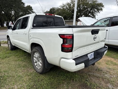 Used 2022 Nissan Frontier SV image 4
