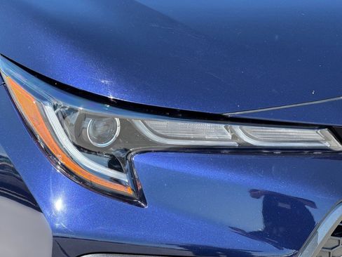 Used 2022 Toyota Corolla SE w/ SE Premium Package FWD image 9