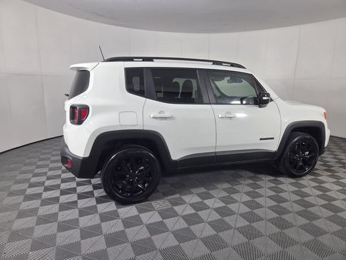 Used 2023 Jeep Renegade Altitude AWD/4WD image 6