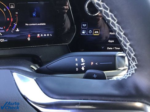 Used 2024 Chevrolet Traverse LT image 36