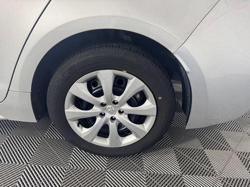 Used 2024 Toyota Corolla LE FWD image 13