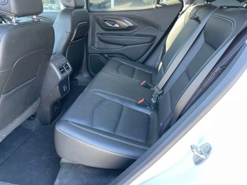 Used 2022 GMC Terrain SLT w/ Tech Package AWD/4WD image 11
