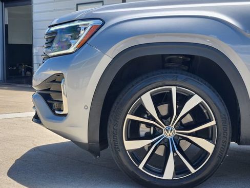 Used 2024 Volkswagen Atlas Cross Sport SEL Premium R-Line AWD/4WD image 8