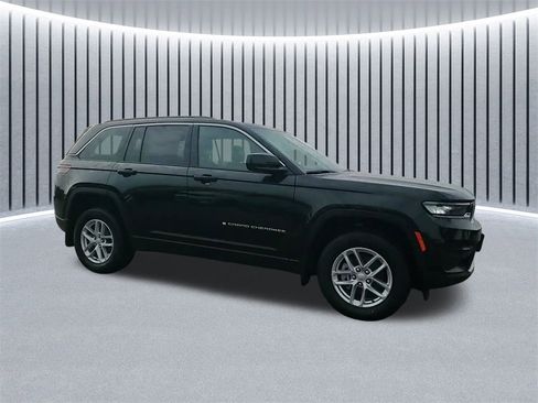 New 2025 Jeep Grand Cherokee Laredo X w/ Luxury Tech Group I image 3
