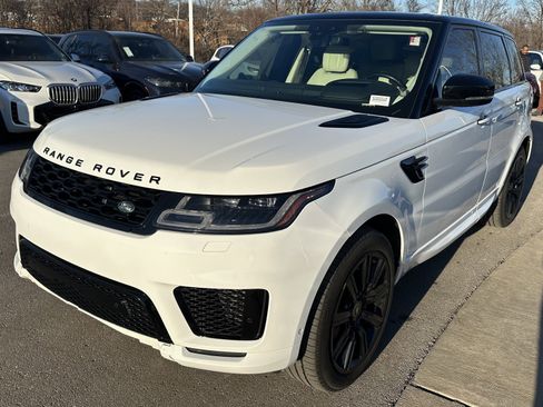Used 2018 Land Rover Range Rover Sport HSE Dynamic image 3