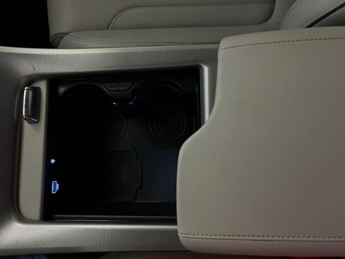 Used 2024 Hyundai Palisade Calligraphy image 23