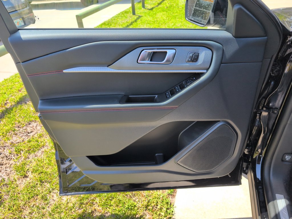 New 2026 Ford Explorer ST-Line w/ ST-Line Street Pack RWD image 29