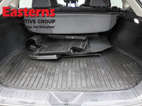 Used 2024 Toyota Venza LE image 9