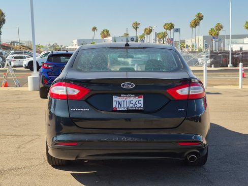 Used 2014 Ford Fusion SE FWD image 3