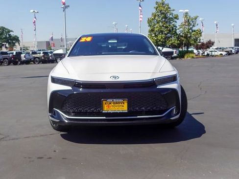 Certified 2024 Toyota Crown Platinum AWD/4WD image 3