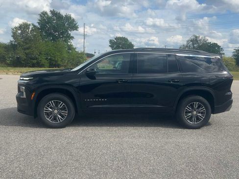 New 2026 Chevrolet Traverse LT FWD image 3