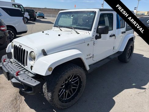 Used 2018 Jeep Wrangler Unlimited Sahara w/ Connectivity Group image 4