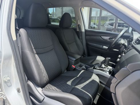 Used 2019 Nissan Rogue SV AWD/4WD image 22