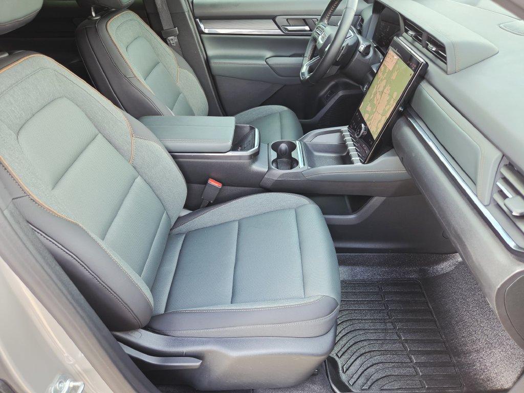 Used 2026 GMC Terrain AT4 w/ Technology Package II AWD/4WD image 12