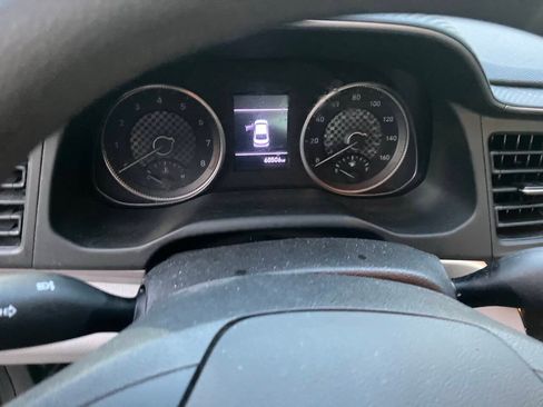 Used 2019 Hyundai Elantra SEL FWD image 4