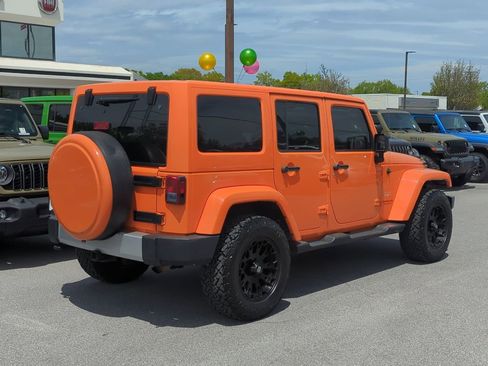 Used 2013 Jeep Wrangler Unlimited Sahara w/ Dual Top Group image 7