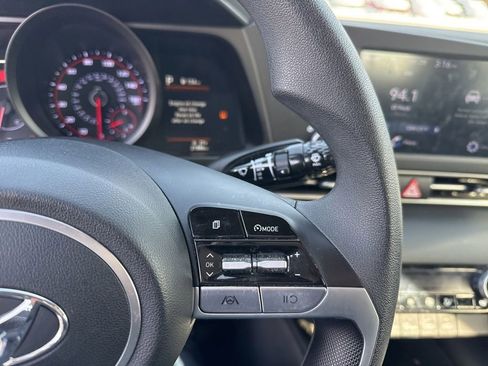 Used 2023 Hyundai Elantra SEL image 19