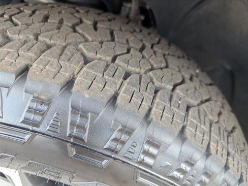 Used 2023 Chevrolet Silverado 1500 LT image 10