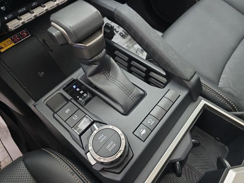 Used 2025 Toyota Tacoma Limited image 24