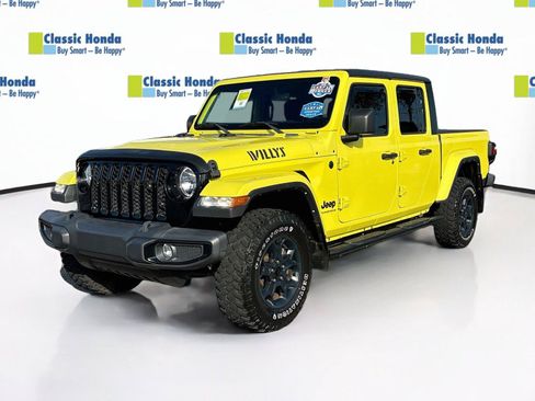 Used 2023 Jeep Gladiator Sport AWD/4WD image 3