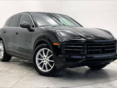 Used 2024 Porsche Cayenne image 11