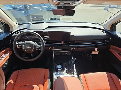 New 2025 Kia Carnival SX Prestige FWD image 12