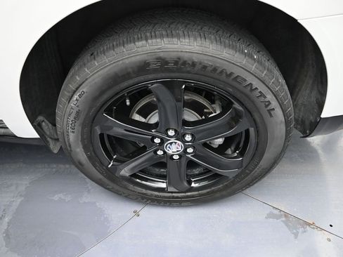 Used 2023 Buick Enclave Essence w/ Sport Touring Edition image 25