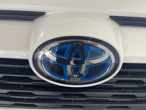 Used 2022 Toyota RAV4 LE AWD/4WD image 35