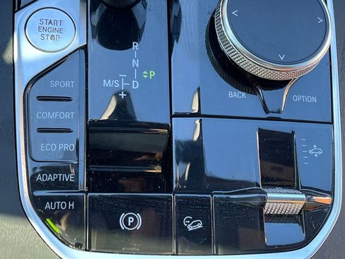 Used 2022 BMW X7 M50i w/ Cold Weather Package image 27