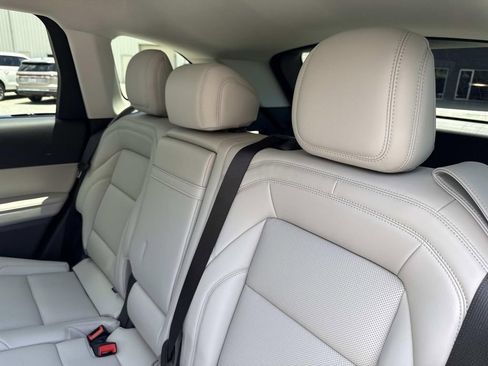 New 2026 Lincoln Nautilus Premier AWD/4WD image 16