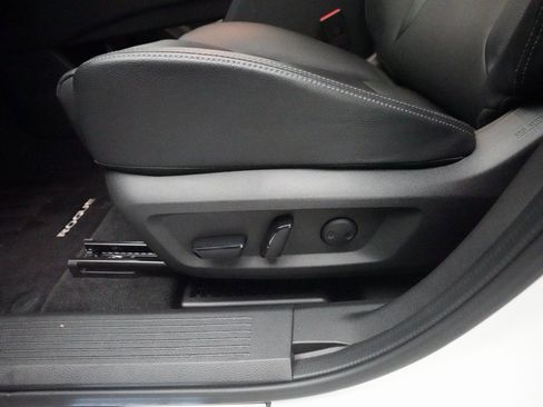 Used 2023 Nissan Rogue SL image 29