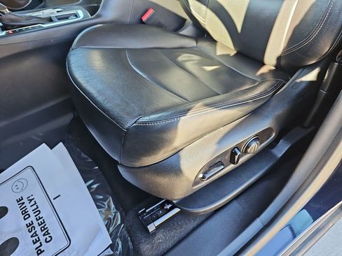 Used 2020 Chevrolet Equinox LT w/ Sport Edition image 34