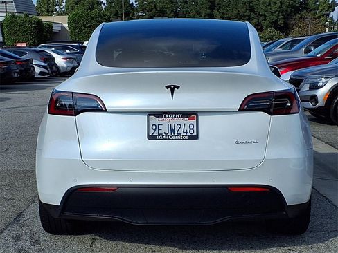 Used 2023 Tesla Model Y Long Range image 4