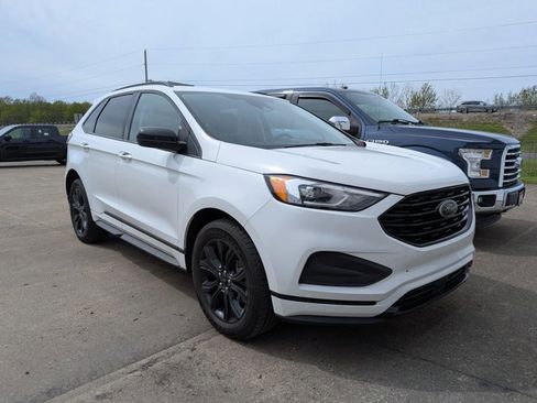 Certified 2022 Ford Edge SE w/ Black Appearance Package AWD/4WD image 3