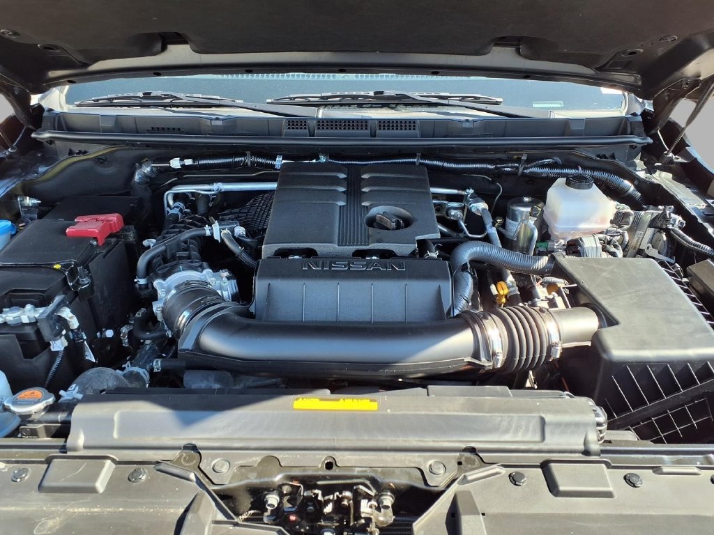 Used 2026 Nissan Frontier PRO-4X AWD/4WD image 3