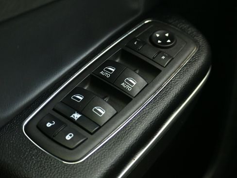 Used 2022 Chrysler 300 S w/ Comfort Group image 25