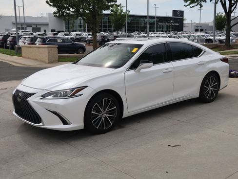 Used 2023 Lexus ES 350 w/ Premium Package image 5