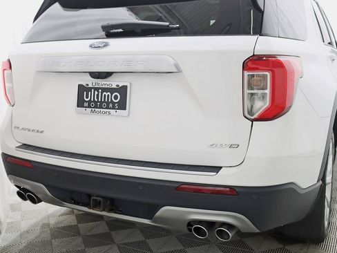 Used 2022 Ford Explorer Platinum w/ Equipment Group 601A AWD/4WD image 12