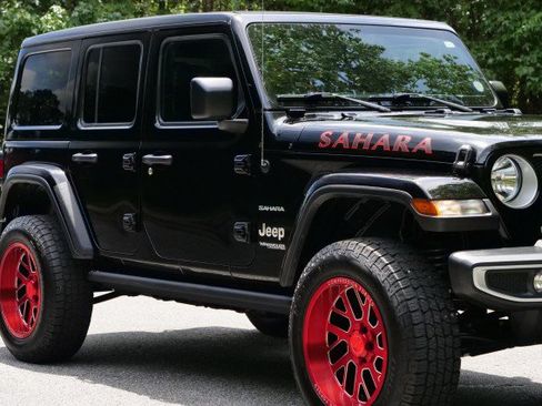 Used 2022 Jeep Wrangler Unlimited Sahara w/ Cold Weather Group AWD/4WD image 56