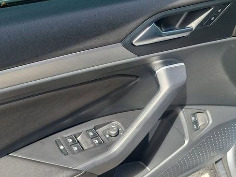 Used 2023 Volkswagen Jetta SE image 17